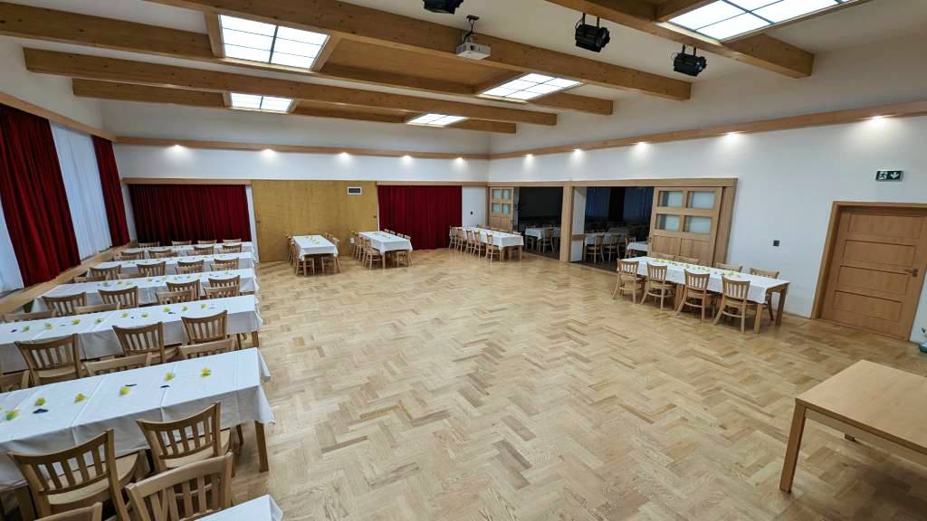 Velký sál - Kulturní dům U Kremlů Závišice