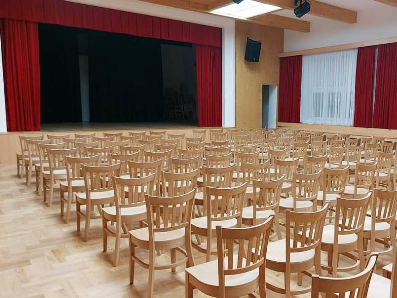 Velký sál - Kulturní dům U Kremlů Závišice