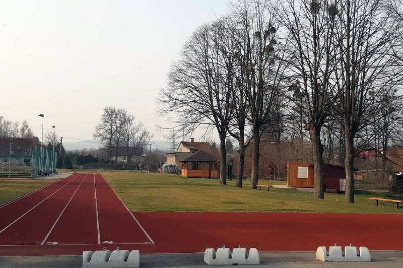 Tartanová dráha a atletický ovál - Sportovní areál Závišice